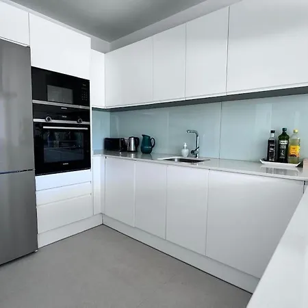 Nieuwbouw Met Zwembad En Lounge